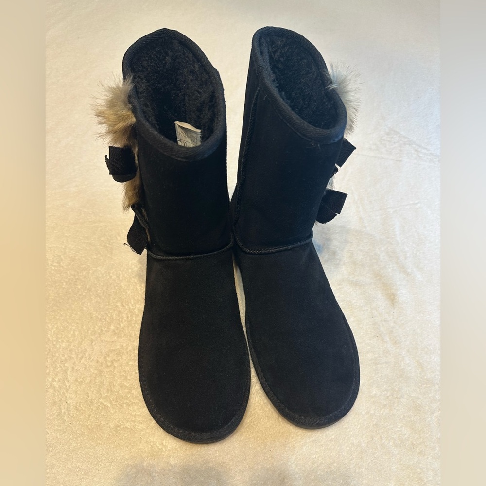Black Suede Fur-Lined Boots w/fur puffs on right side size 10.